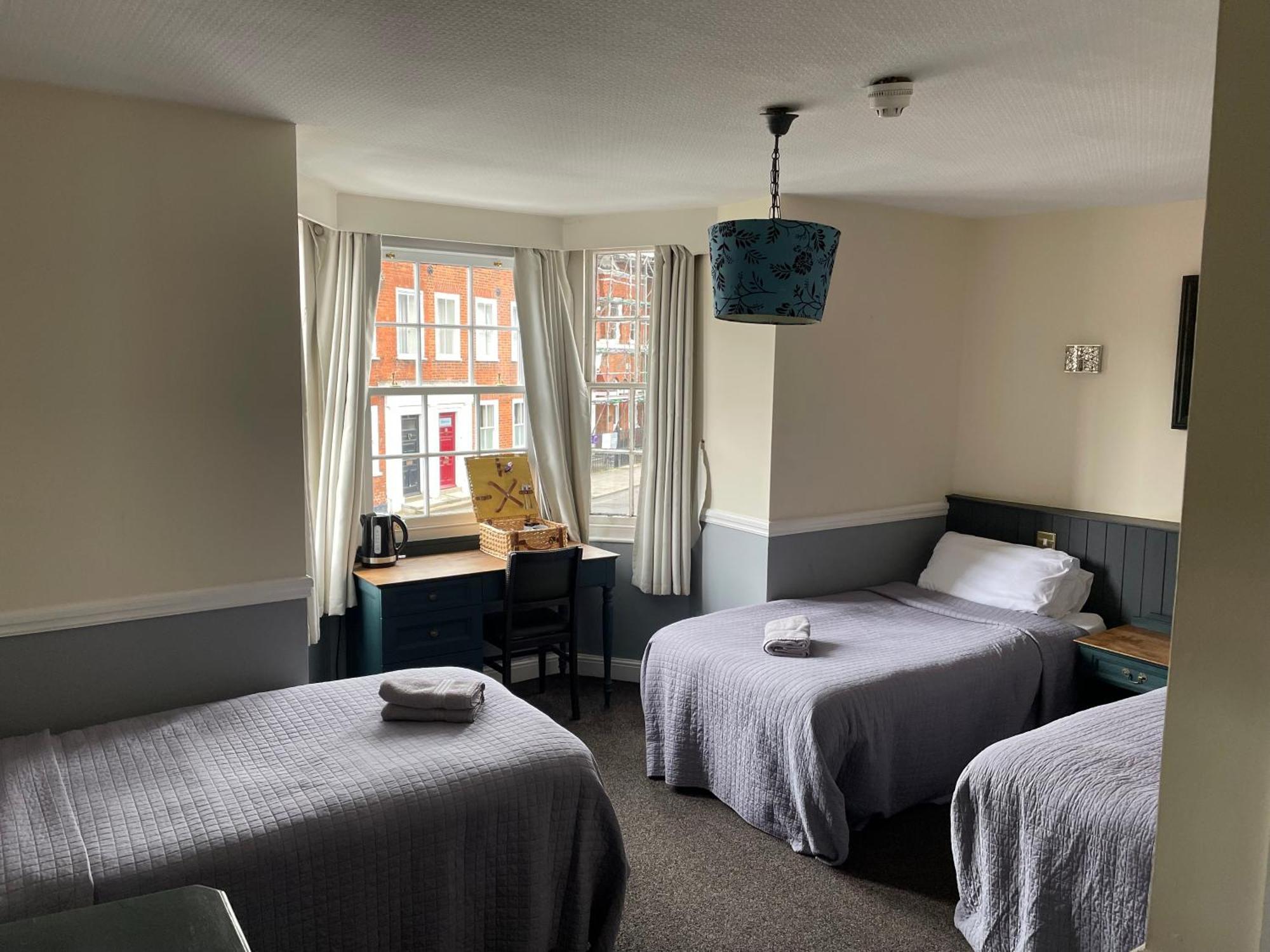 The Olde Swan Hotel Chertsey